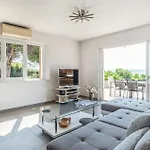 Hébergement de vacances 3 Bedroom In *