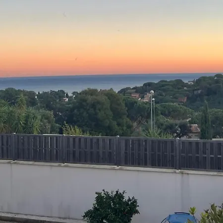 3 Bedroom In Hébergement de vacances Roquebrune-sur Argens